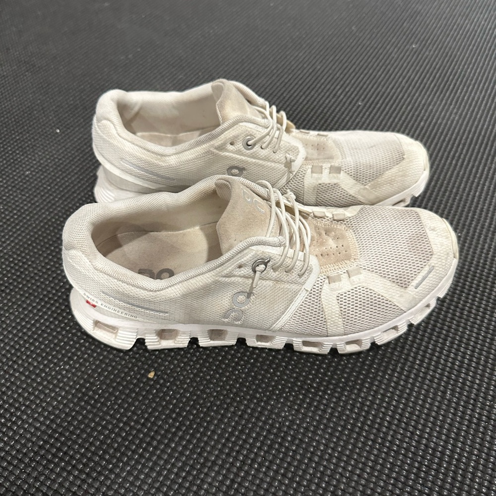 On Running Cloud Cloudflow Low Women’s Sneakers White Size US 8